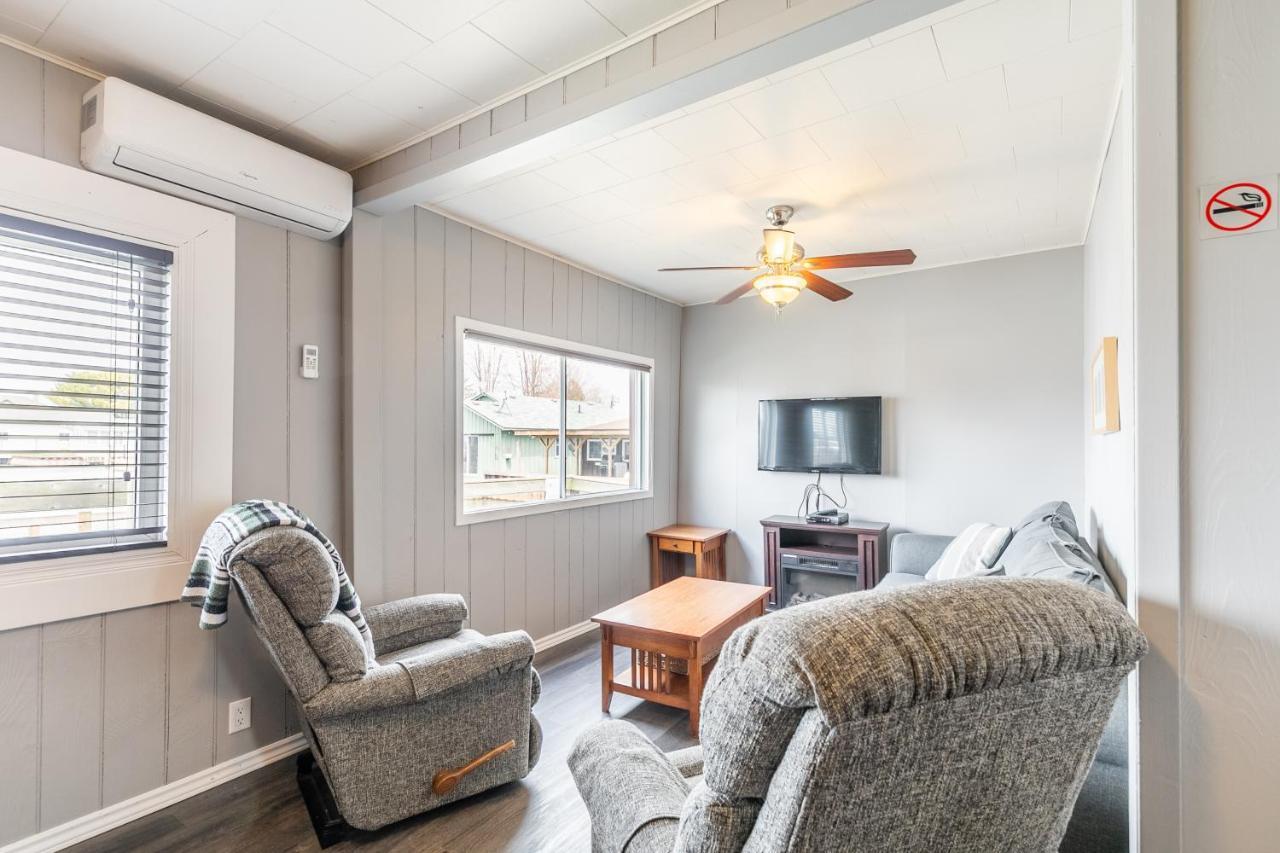 Bayside Cottage Rentals Port Rowan 외부 사진