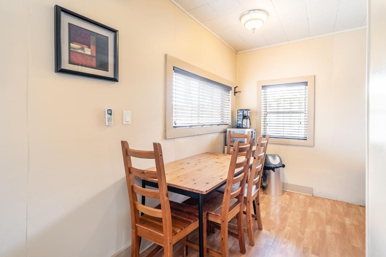 Bayside Cottage Rentals Port Rowan 외부 사진